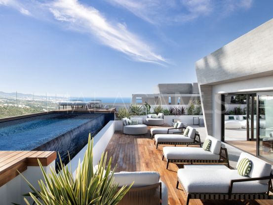 Buy 3 bedrooms penthouse in Marbella Golden Mile | Inmobiliaria Luz