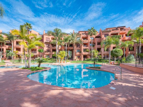 Comprar atico duplex en Alicate Playa, Marbella Este | Terra Realty