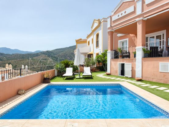 Adosado a la venta de 4 dormitorios en Monte Mayor, Benahavis | Terra Realty