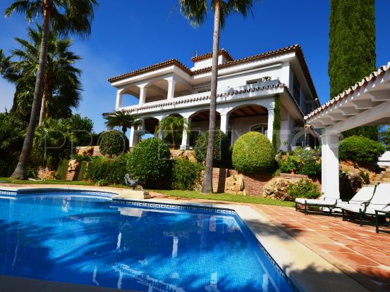 Bahia de Marbella, villa en venta de 6 dormitorios | Amrein Fischer