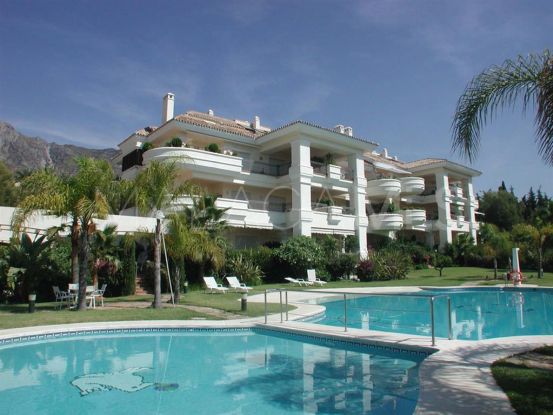 Apartamento en venta de 2 dormitorios en Altos Reales, Marbella Golden Mile | Amrein Fischer