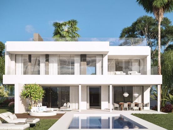 Se vende villa de 4 dormitorios en Estepona | Escanda Properties