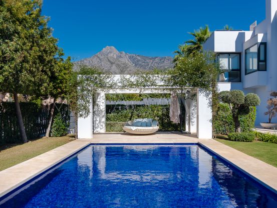 Villa de 5 dormitorios en Altos de Puente Romano, Marbella Golden Mile | Escanda Properties