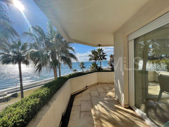 Apartamento con 4 dormitorios en Los Granados Playa, Estepona | Escanda Properties