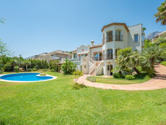 Villa en venta en Cascada de Camojan, Marbella Golden Mile | Escanda Properties
