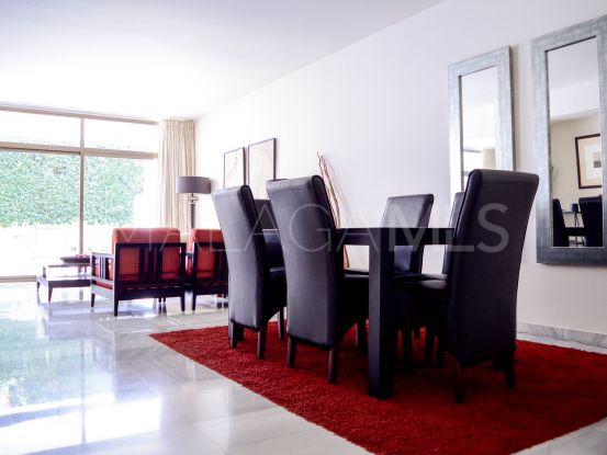 Apartamento planta baja en venta en Alcazaba con 2 dormitorios | Gabriela Recalde Marbella Properties