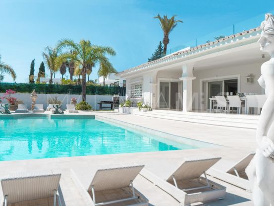 Villa for sale in Parcelas del Golf with 6 bedrooms | Gabriela Recalde Marbella Properties