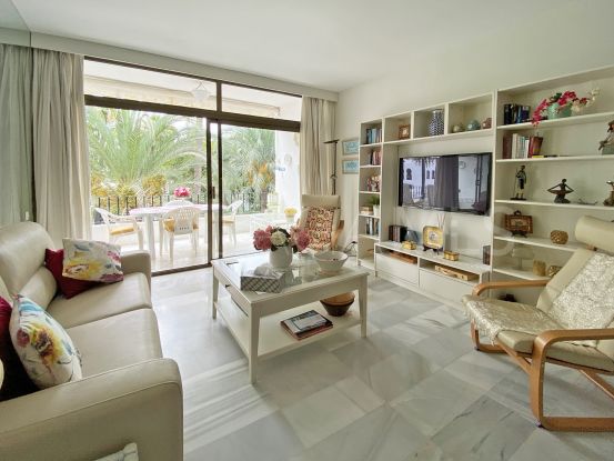 Alcazaba, apartamento de 2 dormitorios en venta | Gabriela Recalde Marbella Properties