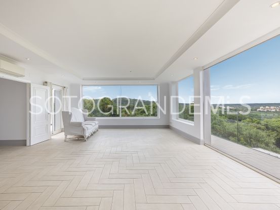 Villa for sale in Zona E with 6 bedrooms | Rhead Estates