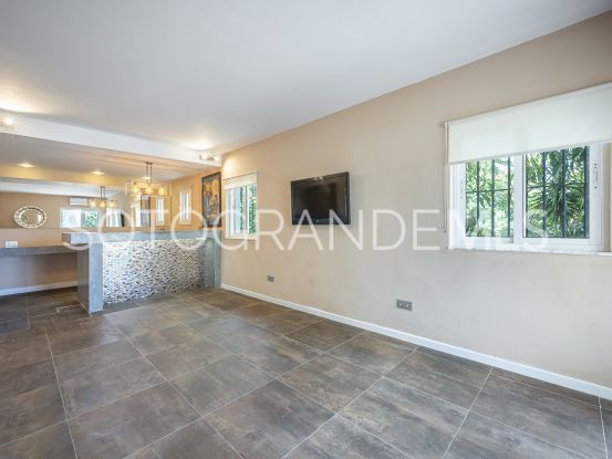 Villa for sale in Zona E with 6 bedrooms | Rhead Estates