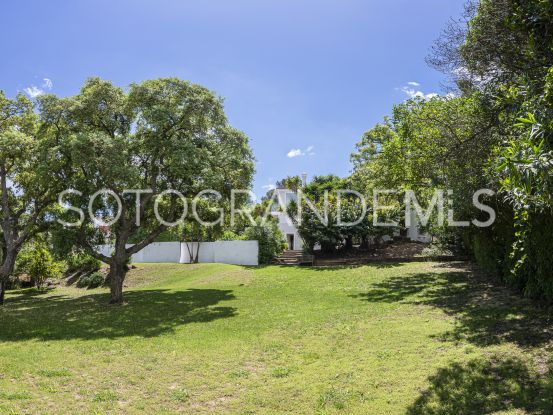 Villa for sale in Zona E with 6 bedrooms | Rhead Estates