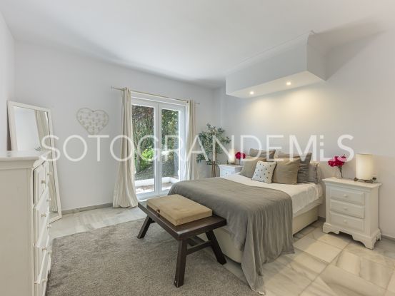 Villa for sale in Zona E with 6 bedrooms | Rhead Estates
