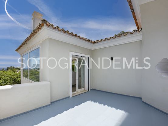 Villa for sale in Zona E with 6 bedrooms | Rhead Estates