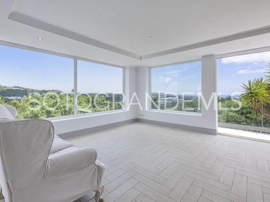 Villa for sale in Zona E with 6 bedrooms | Rhead Estates