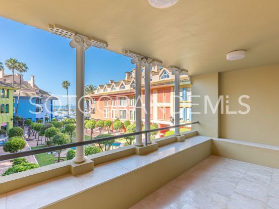 Apartamento en venta en Sotogrande Puerto Deportivo | Rhead Estates