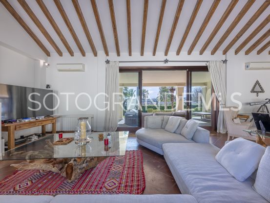 Comprar villa en Zona F de 5 dormitorios | Rhead Estates