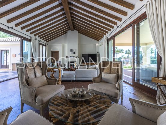 Comprar villa en Zona F de 5 dormitorios | Rhead Estates
