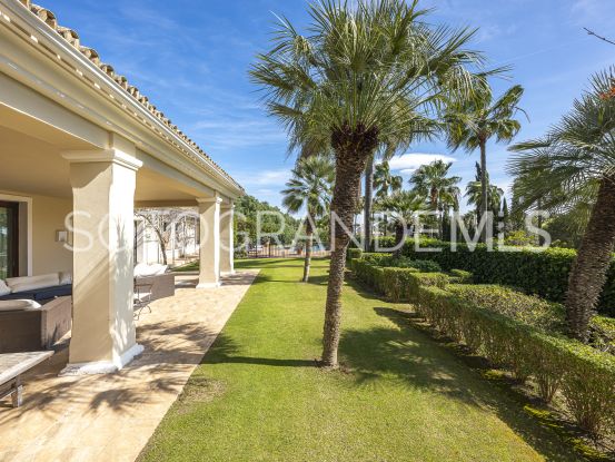 Comprar villa en Zona F de 5 dormitorios | Rhead Estates