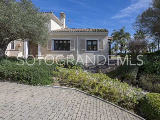 Comprar villa en Zona F de 5 dormitorios | Rhead Estates