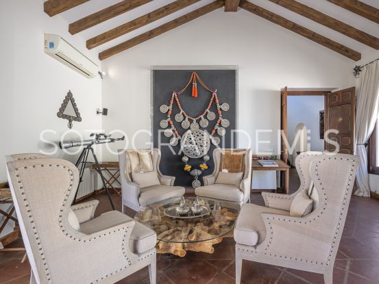 Comprar villa en Zona F de 5 dormitorios | Rhead Estates