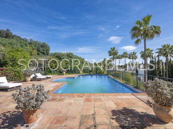 Comprar villa en Zona F de 5 dormitorios | Rhead Estates