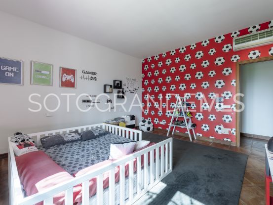 Comprar villa en Zona F de 5 dormitorios | Rhead Estates
