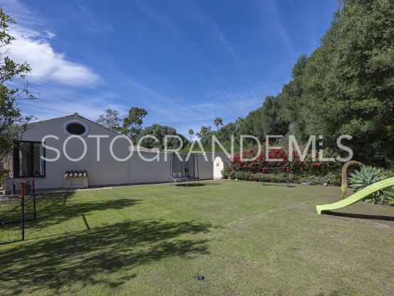 Comprar villa en Zona F de 5 dormitorios | Rhead Estates