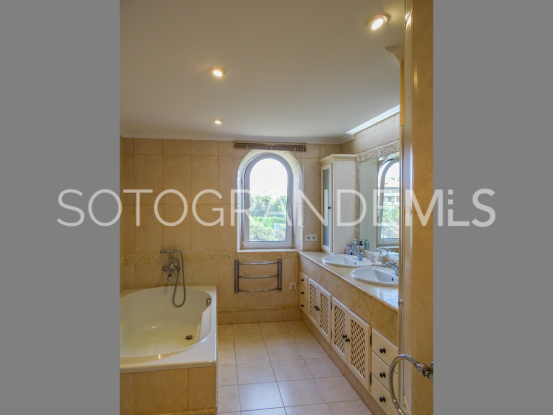 For sale Zona F villa with 4 bedrooms | Gisèle André Soto