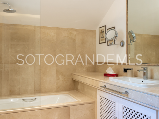 For sale 4 bedrooms penthouse in Sotogrande Alto | Gisèle André Soto