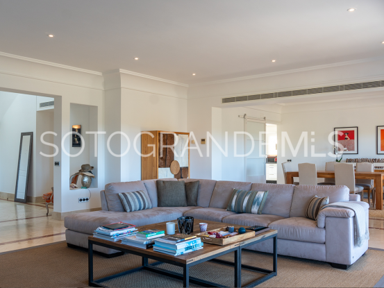 For sale 4 bedrooms penthouse in Sotogrande Alto | Gisèle André Soto