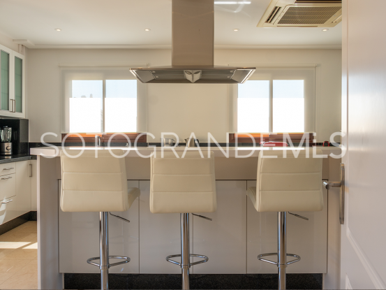 For sale 4 bedrooms penthouse in Sotogrande Alto | Gisèle André Soto