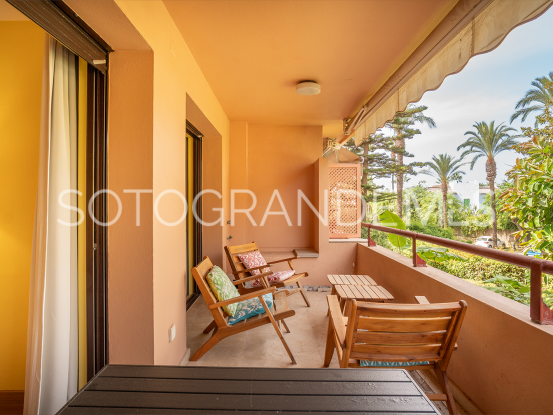 Buy apartment in Paseo del Mar, Sotogrande Costa | Gisèle André Soto