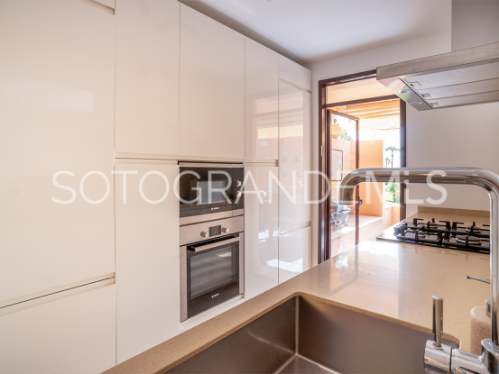 Buy apartment in Paseo del Mar, Sotogrande Costa | Gisèle André Soto