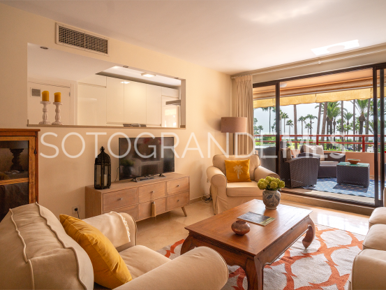 Buy apartment in Paseo del Mar, Sotogrande Costa | Gisèle André Soto