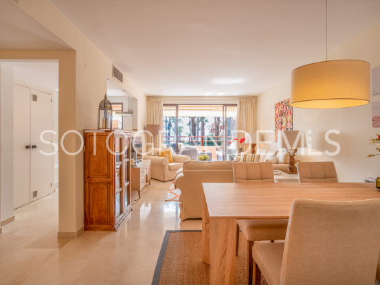 Buy apartment in Paseo del Mar, Sotogrande Costa | Gisèle André Soto