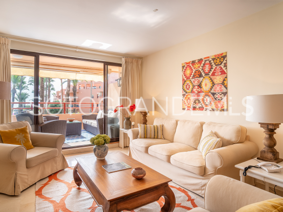 Buy apartment in Paseo del Mar, Sotogrande Costa | Gisèle André Soto