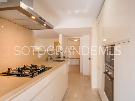 Buy apartment in Paseo del Mar, Sotogrande Costa | Gisèle André Soto