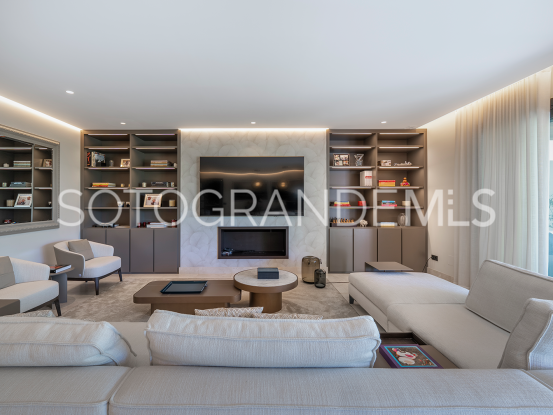 Atico duplex a la venta en Hacienda de Valderrama de 4 dormitorios | Gisèle André Soto