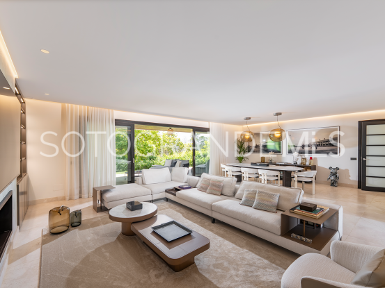 Atico duplex a la venta en Hacienda de Valderrama de 4 dormitorios | Gisèle André Soto