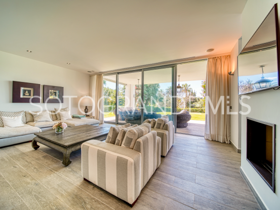 Villa con 4 dormitorios en Zona F | Gisèle André Soto