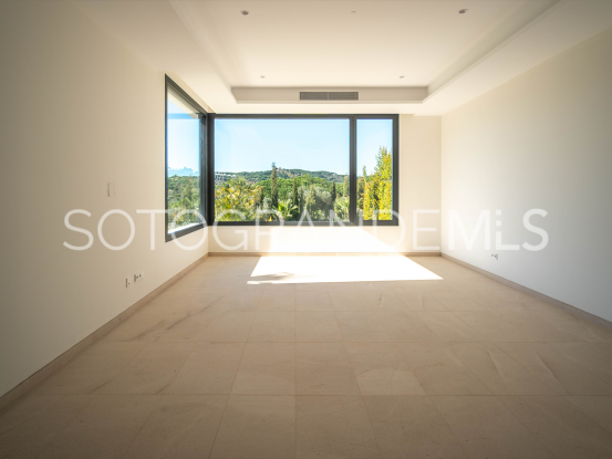 Buy villa with 8 bedrooms in Zona G, Sotogrande Alto | Gisèle André Soto