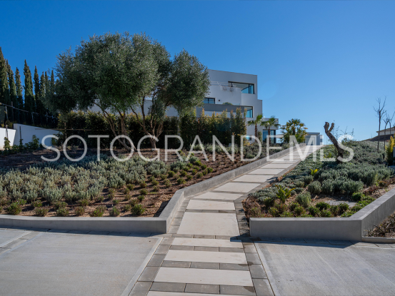 Buy villa with 8 bedrooms in Zona G, Sotogrande Alto | Gisèle André Soto