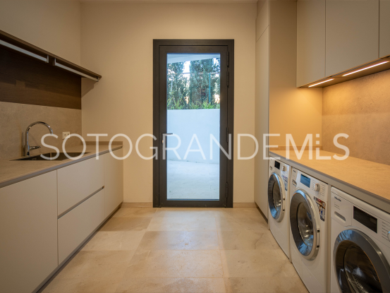 Buy villa with 8 bedrooms in Zona G, Sotogrande Alto | Gisèle André Soto