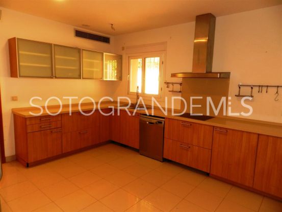 Buy villa in Sotogrande Alto with 4 bedrooms | Schellhammer Estates