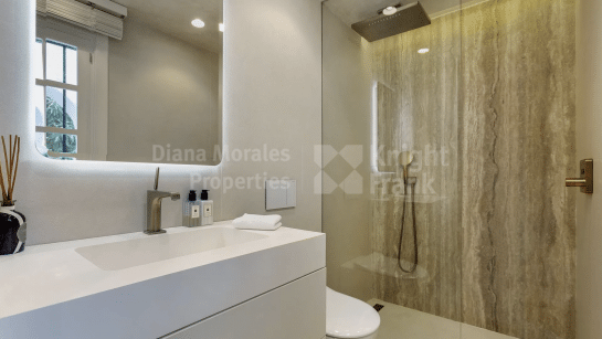 Ground Floor Apartment for sale in Puente Romano, Marbella Golden Mile