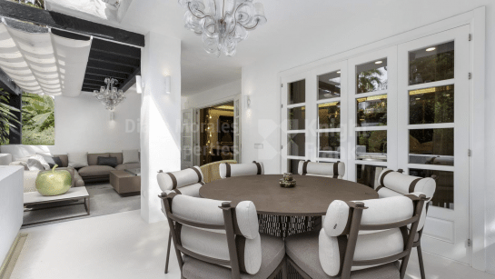 Ground Floor Apartment for sale in Puente Romano, Marbella Golden Mile