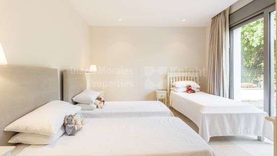 Villa for sale in Paraiso Barronal, Estepona East
