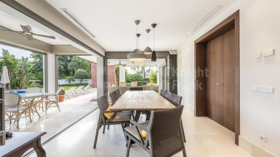Villa for sale in Paraiso Barronal, Estepona East