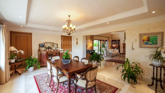 Villa zum Verkauf in Altos Reales, Marbella Goldene Meile