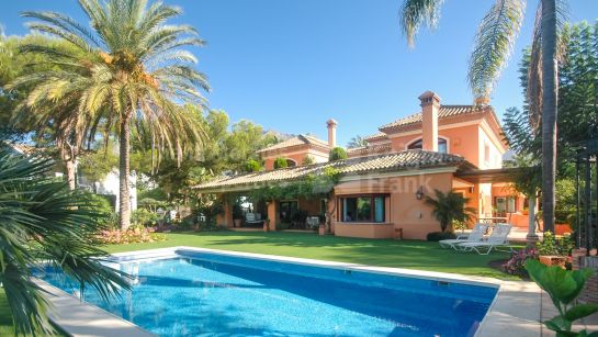 Villa zum Verkauf in Altos Reales, Marbella Goldene Meile